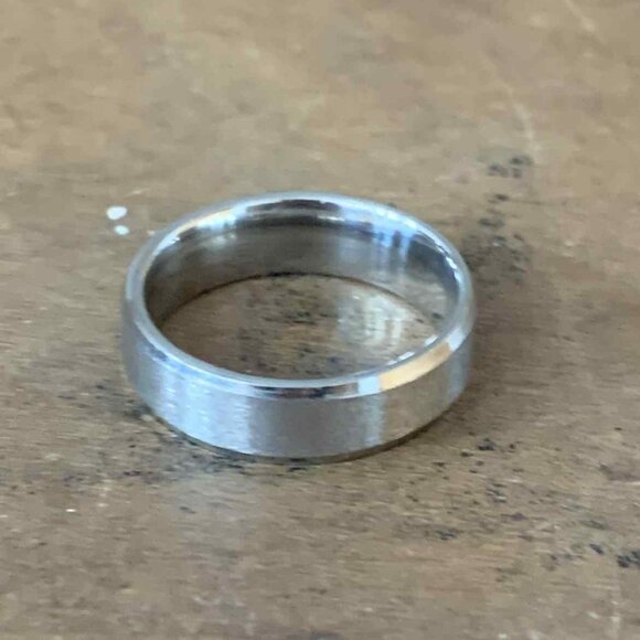 Stainless Steel Ring | Barely Worn | Size 7/8 | In Good condition - Picture 1 of 2